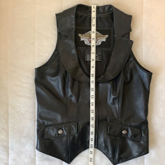 Harley Davidson Women’s Leather Vest - Picture 14 of 15